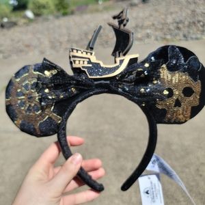 Pirate ship disney ears nwt